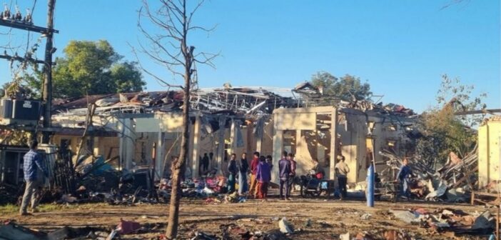 রাখাইনের হাসপাতালে জান্তার বিমান হামলা, প্রাণ গেল অন্তত ৩০ জনের