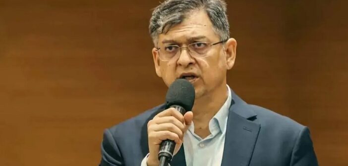 বিএনপি ছায়া মন্ত্রিসভা গঠনের সিদ্ধান্তকে স্বাগত জানায়: সালাহউদ্দিন আহমদ