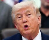 হরমুজে গুলি চালানোর নির্দেশ ট্রাম্পের