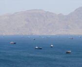 হরমুজে ২০০০ জাহাজসহ ২০ হাজার নাবিক আটকা