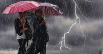 রাতে ঢাকায় বজ্রসহ বৃষ্টির বার্তা