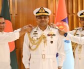 নবনিযুক্ত নৌবাহিনী প্রধানকে ভাইস এডমিরাল র্যাংক ব্যাজ পরালেন প্রধানমন্ত্রী তারেক রহমান