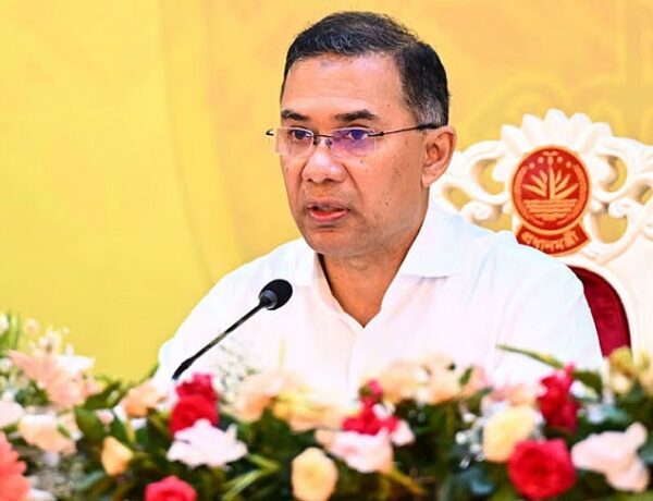 বেতনের ১০ শতাংশ সরকারি কোষাগারে ফিরিয়ে দেন প্রধানমন্ত্রী